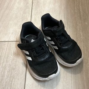 Black size 7 toddler shoes- Adidas